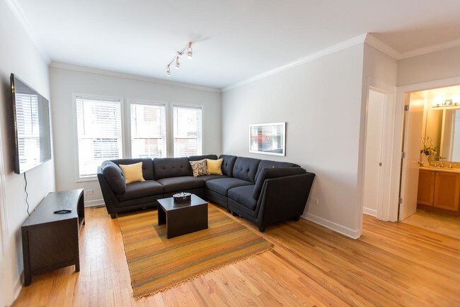 Foto del edificio - 3 bedroom in Chicago IL 60657