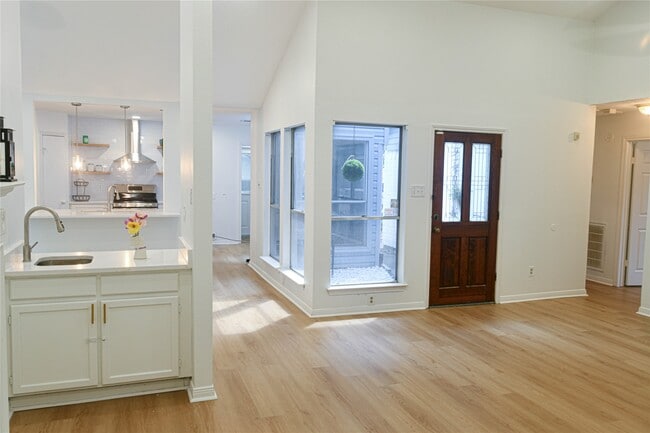 Building Photo - 18322 Autumn Trails Ln