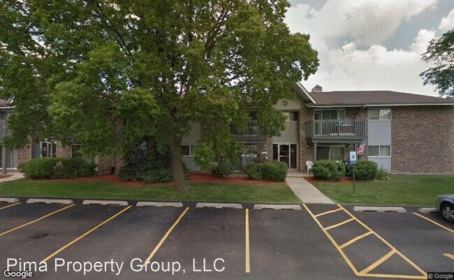 Foto del edificio - 3 br, 2 bath House - 16W625 Mockingbird Un...