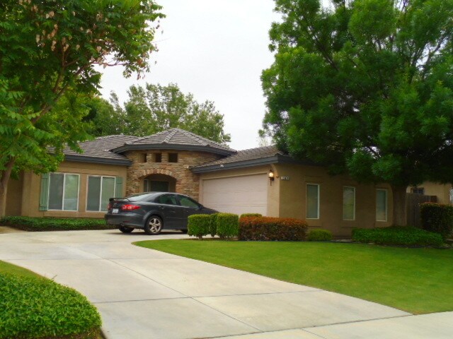Primary Photo - JUST REDUCED....SEVEN OAKS ! $2847.50 MOVE...