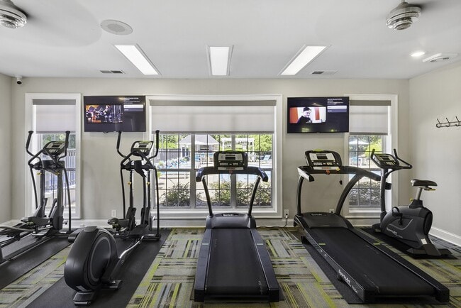 Building Photo - Evergreen Lenox Park