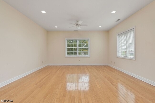 Foto del edificio - 453 Springfield Ave