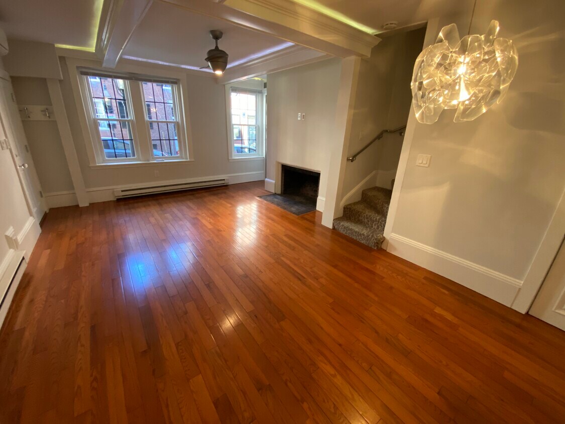 85 Myrtle St Unit 1, Boston, MA 02114 Apartments in Boston, MA