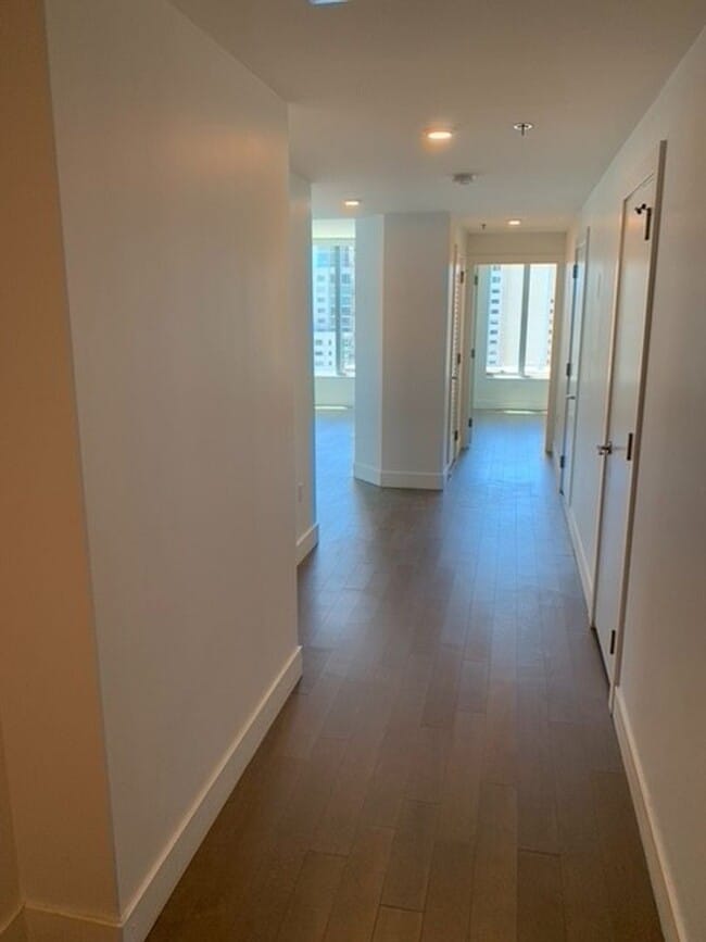 Building Photo - Epic REA- @Lumina 21st FLOOR- ! View /Spac...