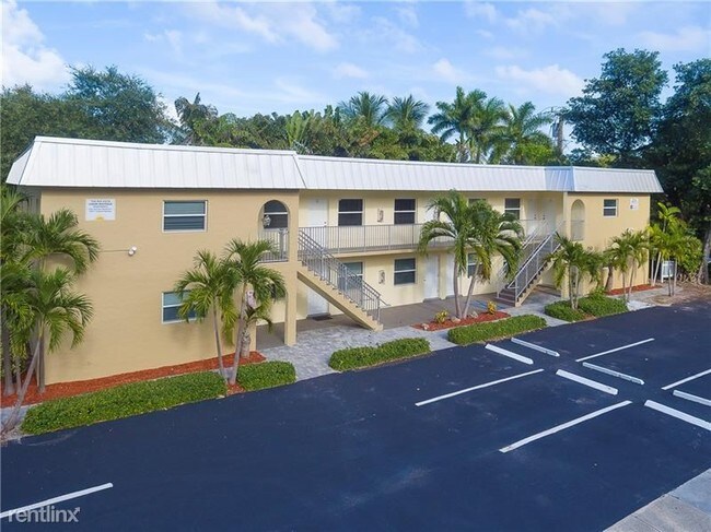 Building Photo - 2 br, 1 bath Condo - 530 S Federal Hwy