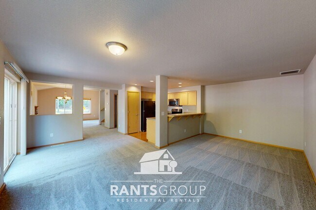 Building Photo - Fantastic Neighborhood! Easy Commute to JB...