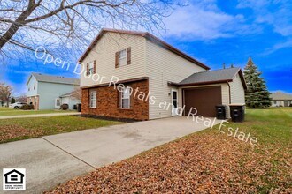 Building Photo - 5215/5217 Vermont Lane