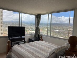Building Photo - 1060 Kamehameha Hwy