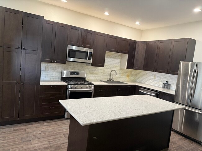 Building Photo - 206 N Main Ave Building Photo - 206 N Main Ave