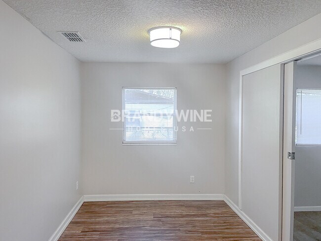 Foto del edificio - NEW Lower Rental Rate Leasing Special: Mar...