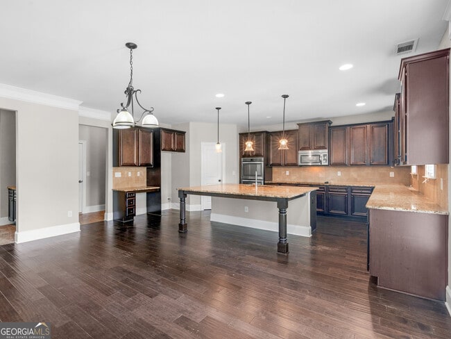 Building Photo - 185 Regency Pl