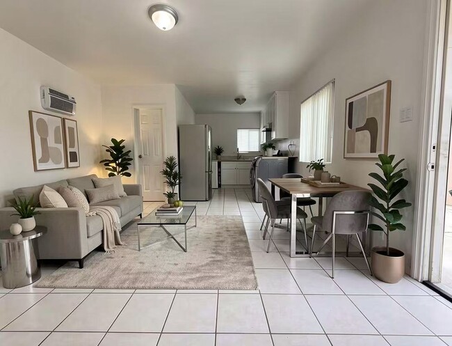 Building Photo - 1612 S Curtis Ave