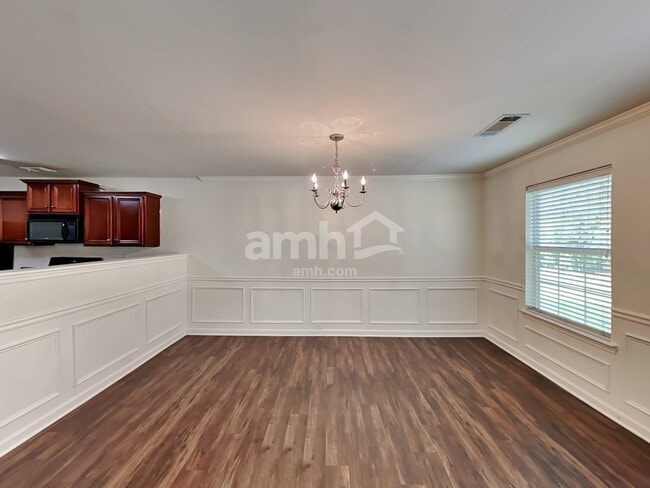 Foto del edificio - 367 Hidden Creek Ln