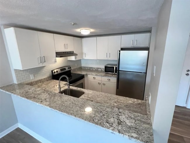 Building Photo - 200 Woodlawn Ave