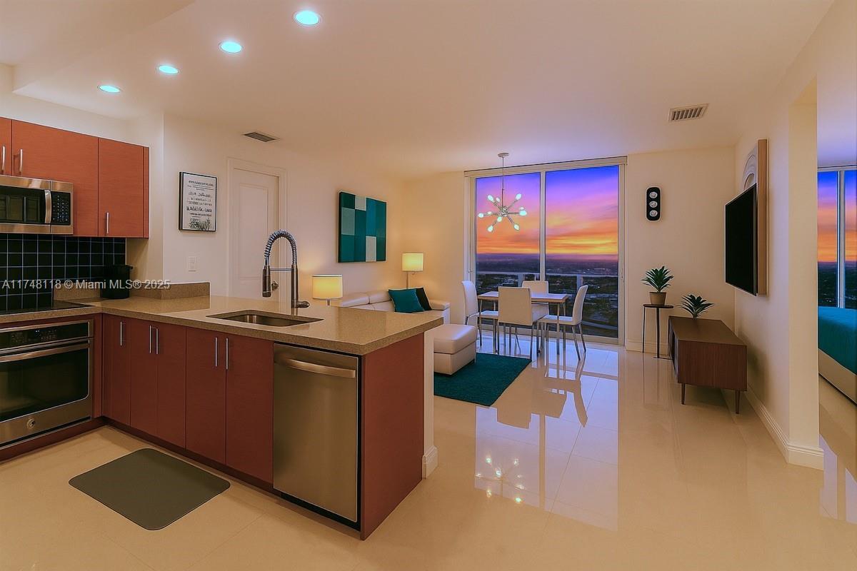Foto principal - 2641 N Flamingo Rd