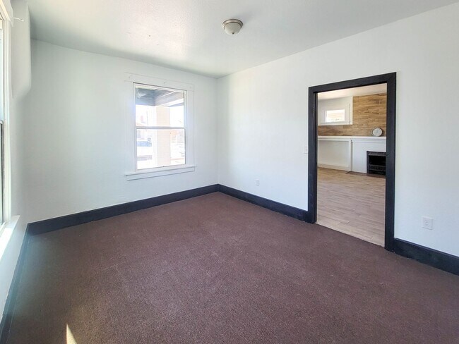 Foto del edificio - Office Space for Rent!