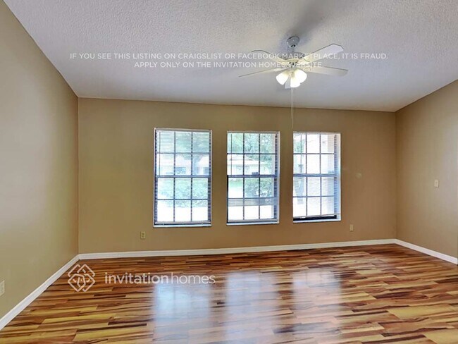 Foto del edificio - 3040 Oak View Dr
