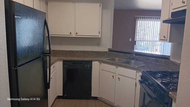 Building Photo - Prairie View Apartments