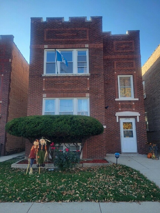 Primary Photo - 2934 N Menard Ave