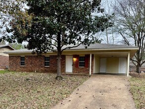 Building Photo - 5074 Fleetwood Cove