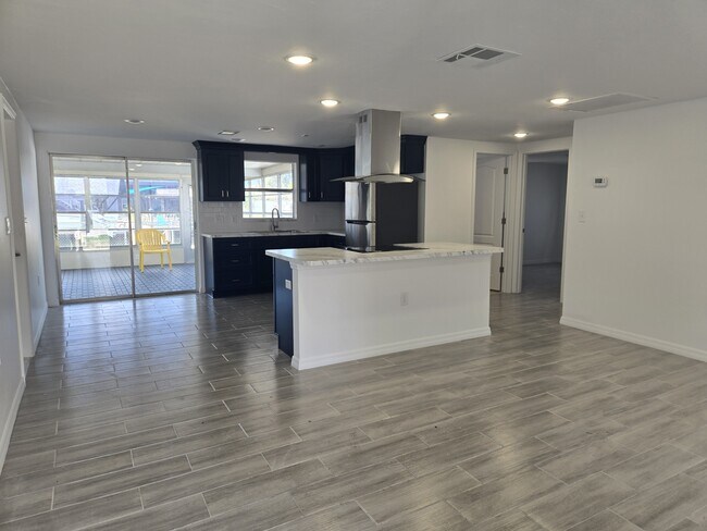 Foto del edificio - 13311 Susan Dr