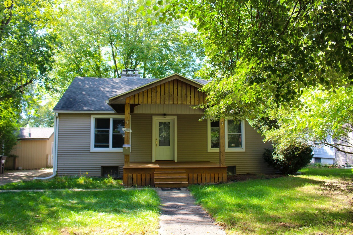 Primary Photo - 2026 Ferdon Rd