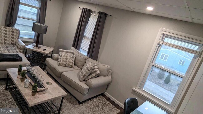 Foto del edificio - 604 W Holly Ave