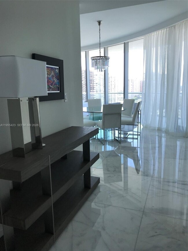 Building Photo - 17475 Collins Ave