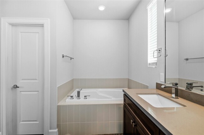 Foto del edificio - 1007 W 17th St