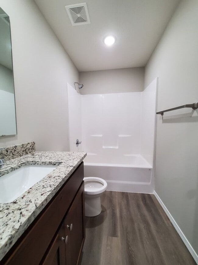 Foto del edificio - NEW CONSTRUCTION RENTAL