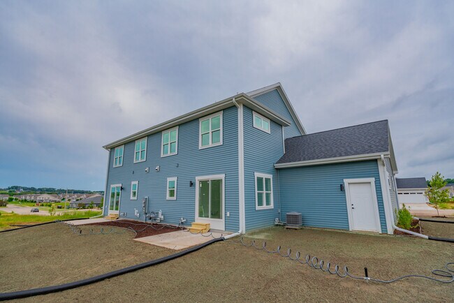 Foto del edificio - 291 N Bergamont Blvd