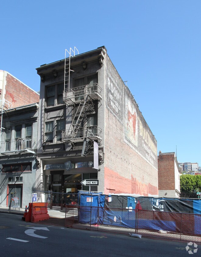 Primary Photo - 636-640 Washington St