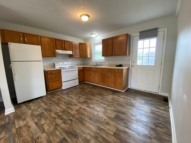 Building Photo - 115 Second St