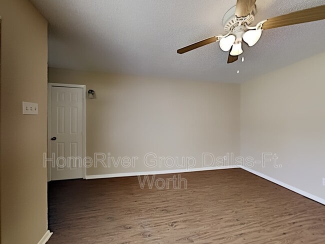 Foto del edificio - 4345 Chestnut Dr