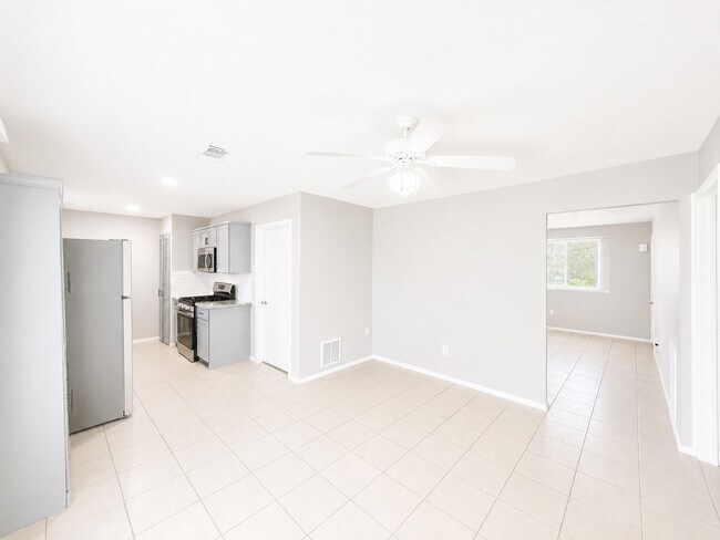 Foto del edificio - 723 Onaleigh Dr