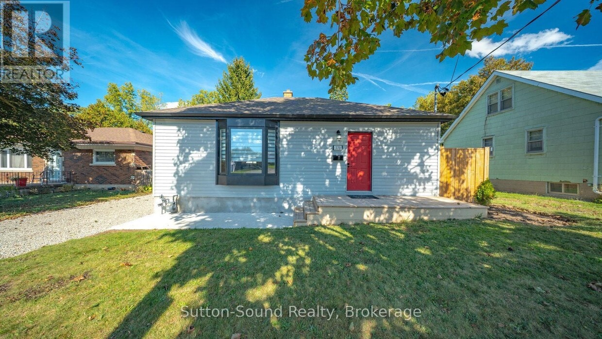 Primary Photo - 370 Grey St