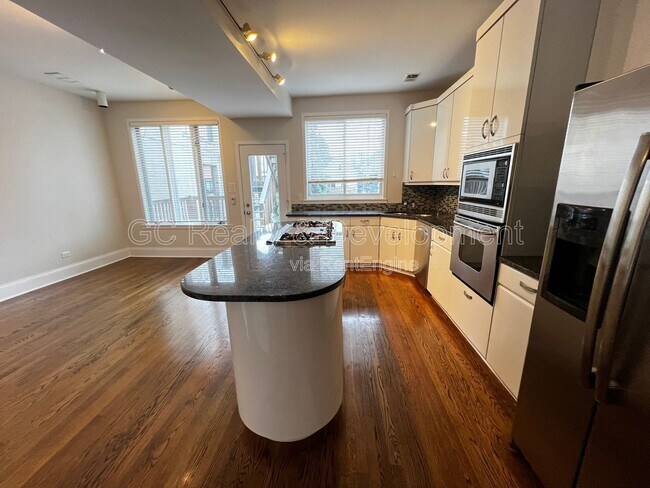 Foto del edificio - 1423 W Oakdale Ave