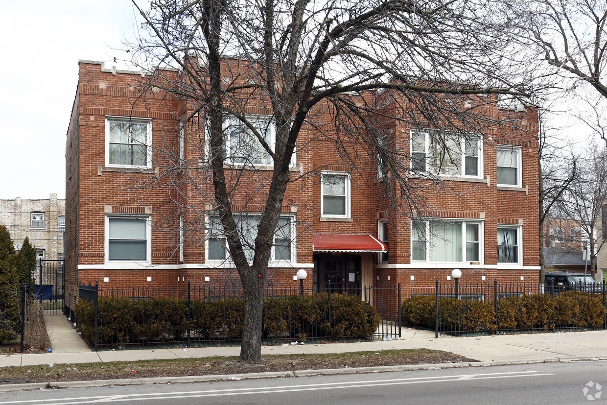Building Photo - 2500 W Marquette Rd