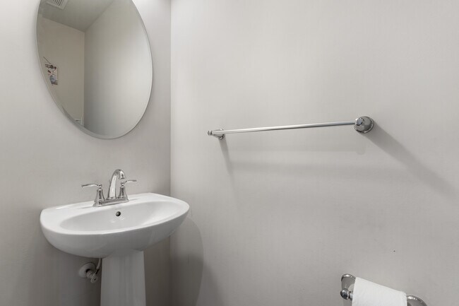 Foto del edificio - 5103 Spruce Rd