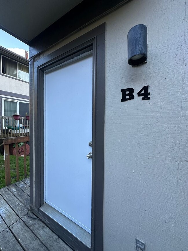 Foto del edificio - 1820 Larch Street B4