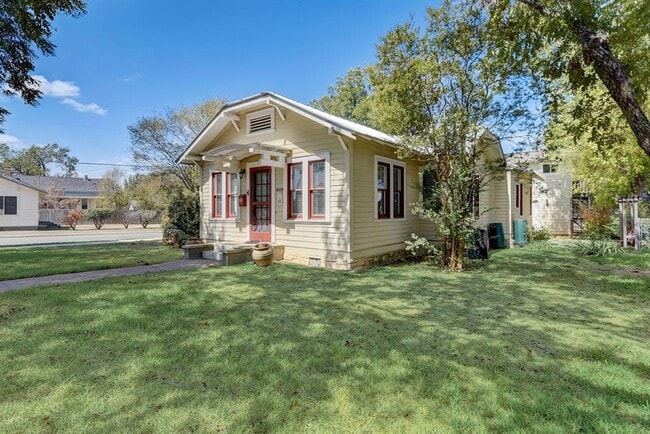 Foto del edificio - 601 E 8th St