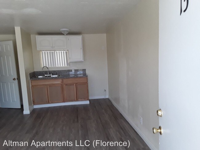 Foto del edificio - 1141-1147 E Florence Ave