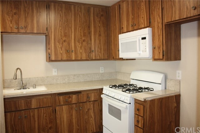 Building Photo - 960 Golden Springs Dr