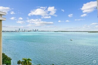 Building Photo - 1430 Brickell Bay Dr