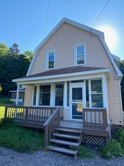 Foto del edificio - 49040 Military Rd