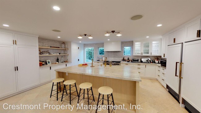 Building Photo - 929 1st St