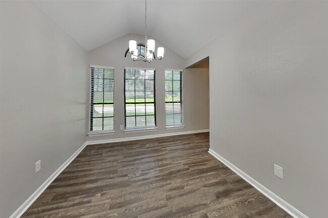 Foto del edificio - 5102 Dobbin Springs Ln