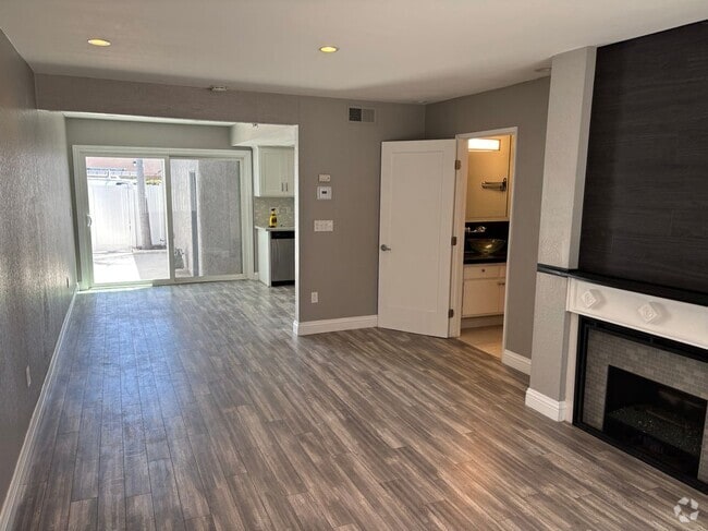 Building Photo - 4681 Twintree Dr