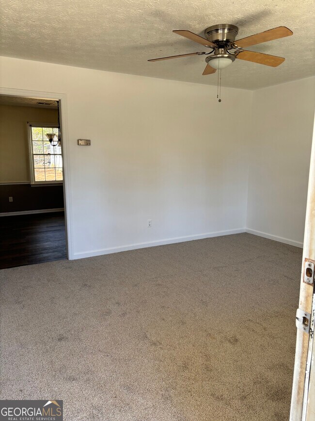 Foto del edificio - 223 Griffin Park Rd