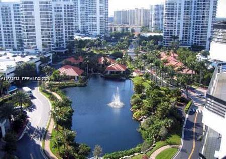 Building Photo - 3500 Mystic Pointe Dr